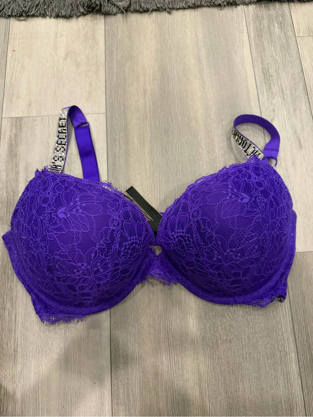Victoria’s Secret Women's Lace shine strap Push-Up Bra